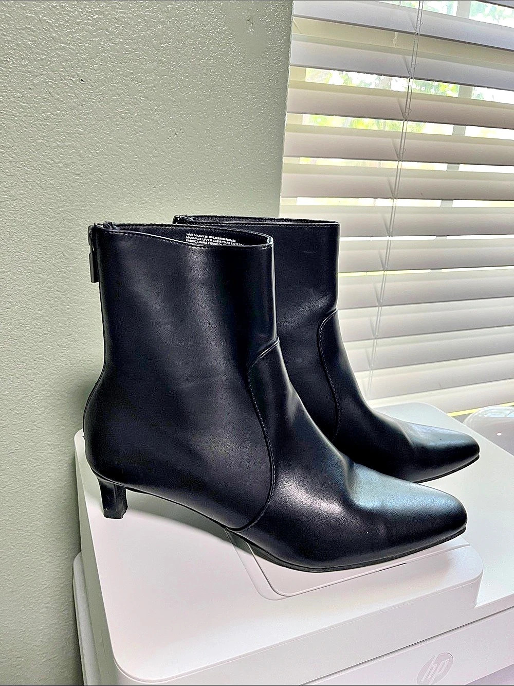 Black Pointed-Toe Heeled Ankle Boots Size 8.5